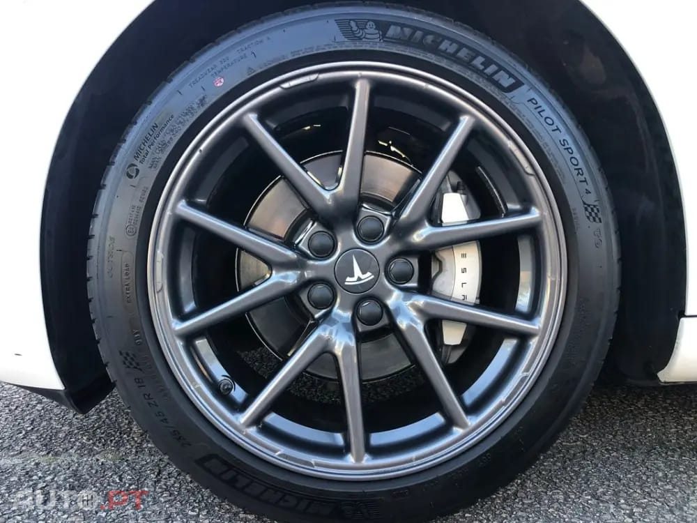 Tesla Model 3 Standard Range Plus RWD