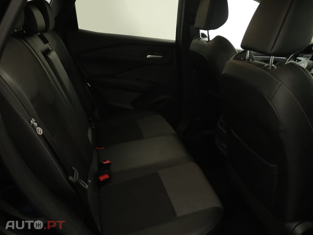 Nissan Qashqai Qashqai 1.3 DIG-T N-Connecta LED Xtronic