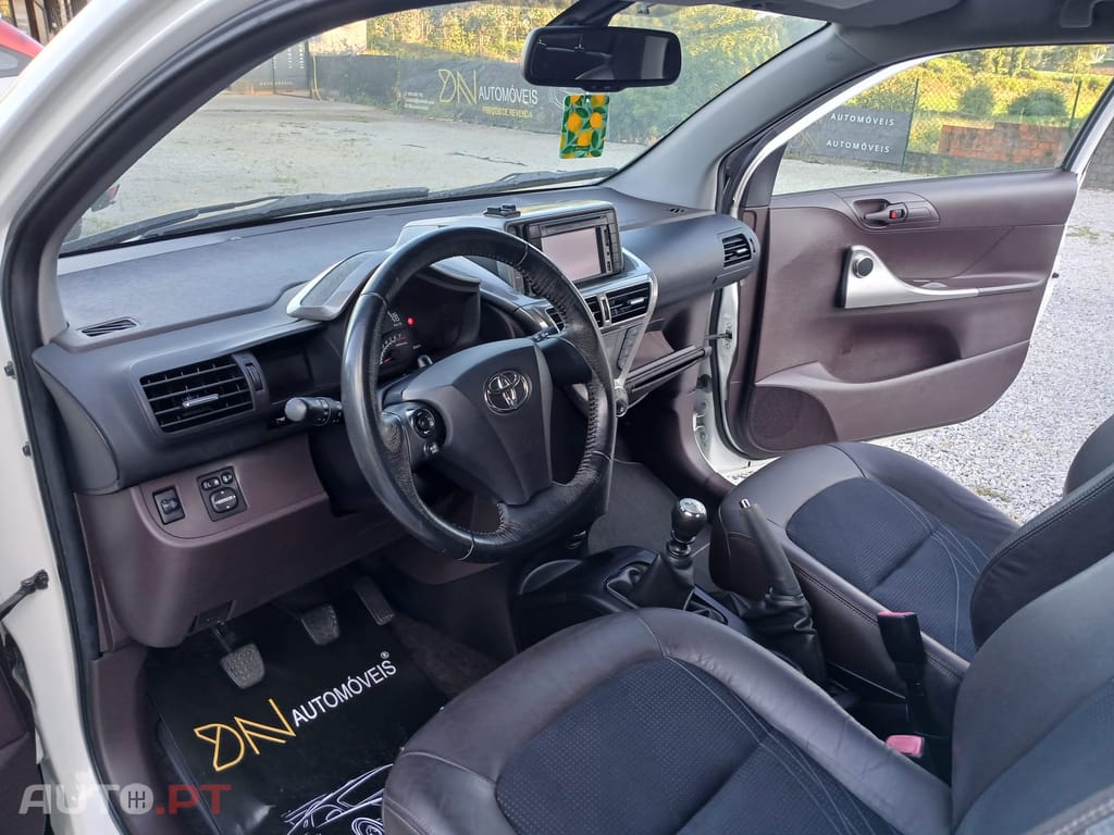 Toyota iQ 1.0 VVT-I