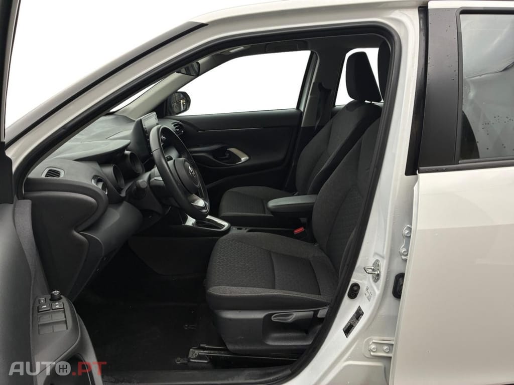 Toyota Yaris Cross Hybrid Dynamic Business 2WD