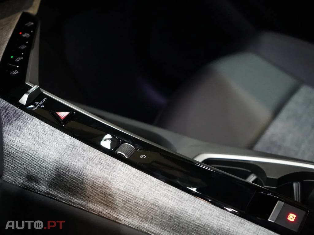 Peugeot 3008 1.2 Hybrid Allure e-DCS6