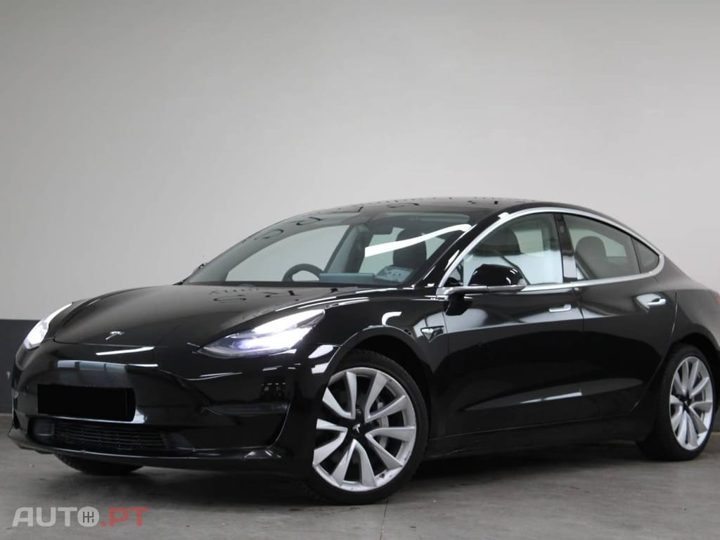 Tesla Model 3 Long-Range AWD