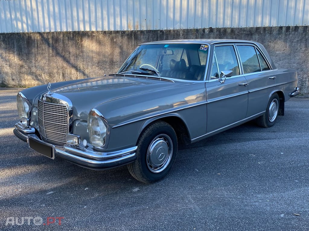 Mercedes-Benz 280 S (RHD)