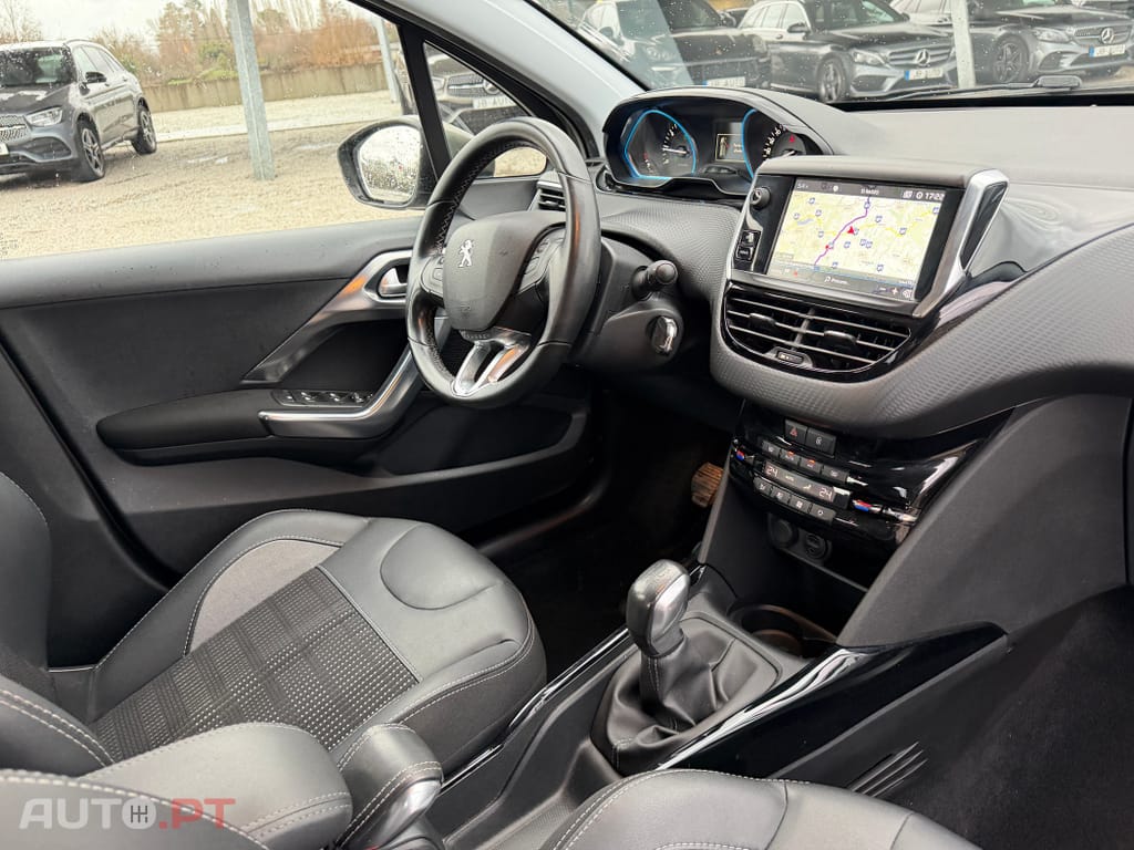 Peugeot 2008 1.2 PureTech Allure