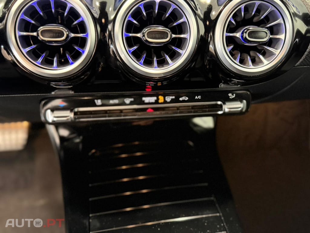 Mercedes-Benz A 200 Outro