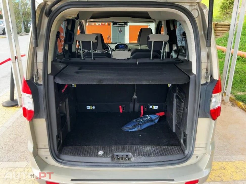 Ford Tourneo 1.0 EcoBoost Titanium