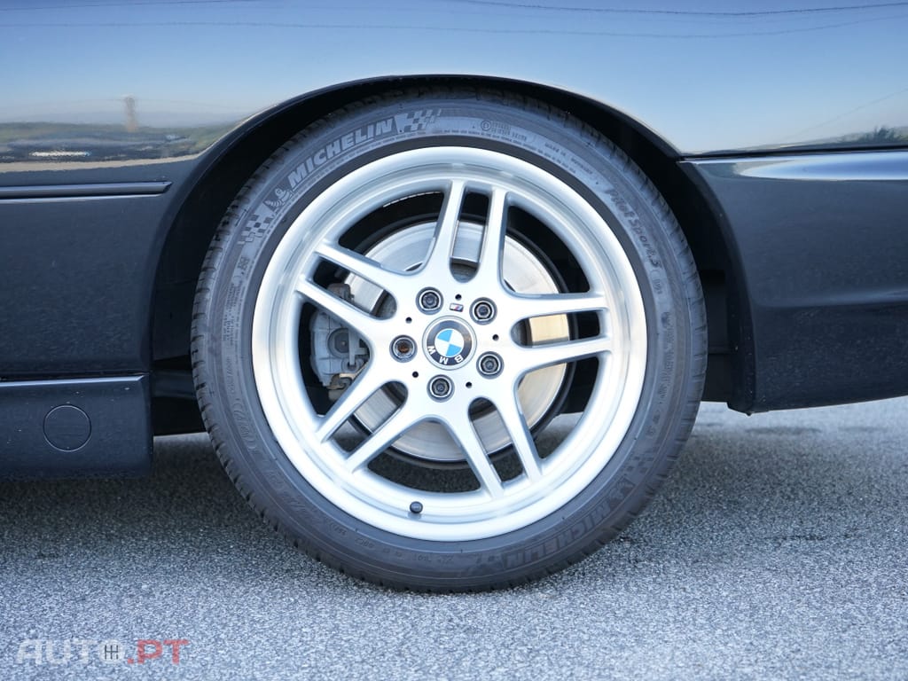 BMW 850 CSi