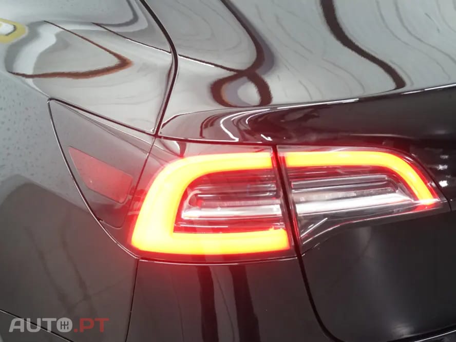 Tesla Model 3 Standard Range Plus RWD