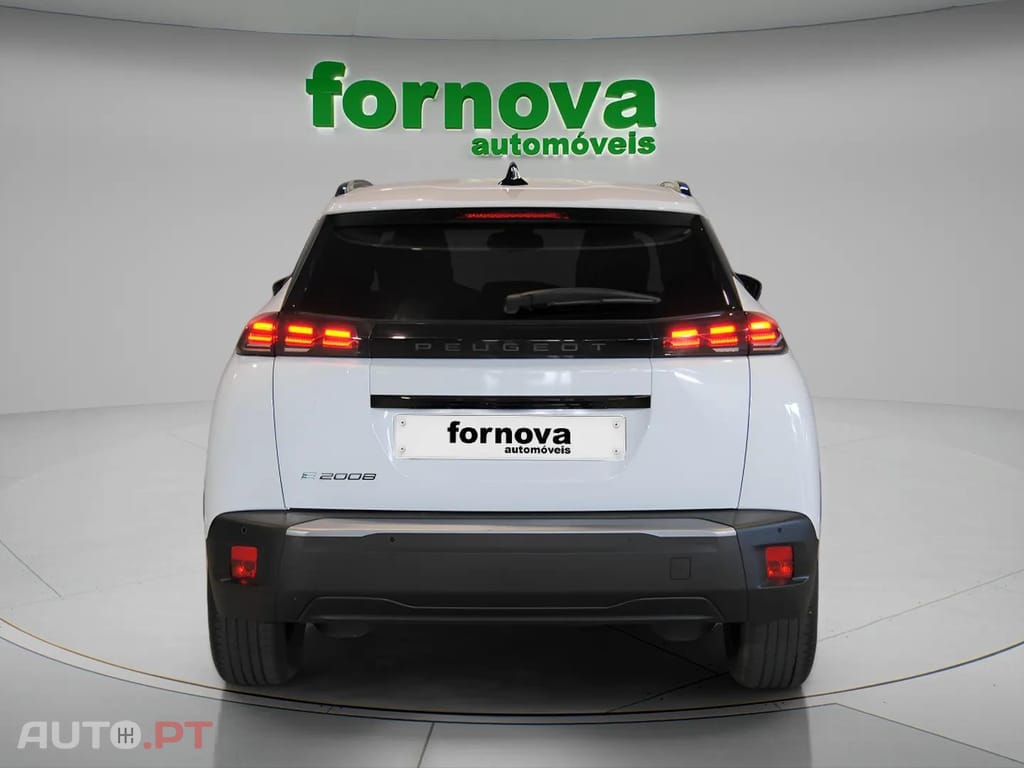 Peugeot E-2008 50 kWh Allure Pack