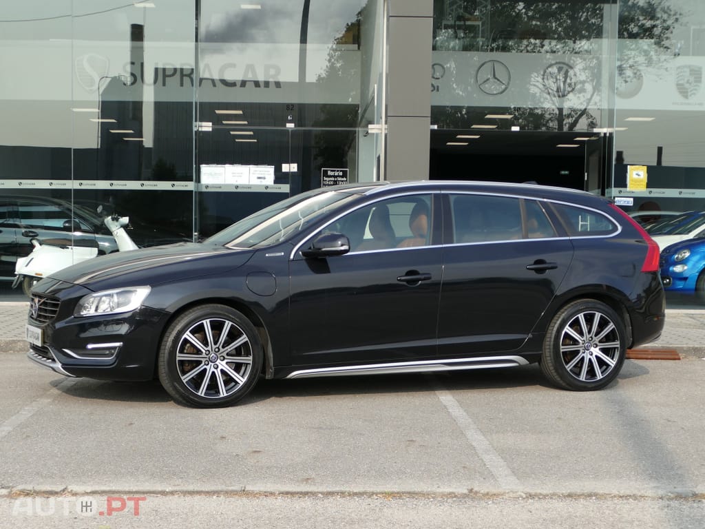 Volvo V60 2.4 D6 Summum AWD Phev