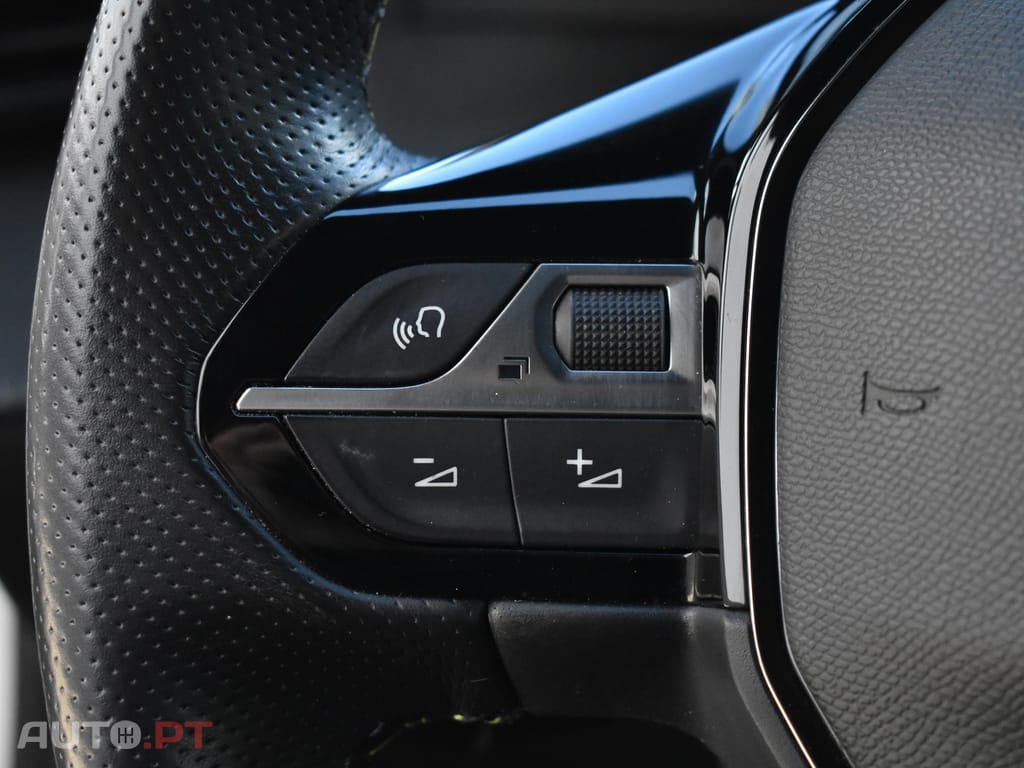 Peugeot E-208 50 kWh GT