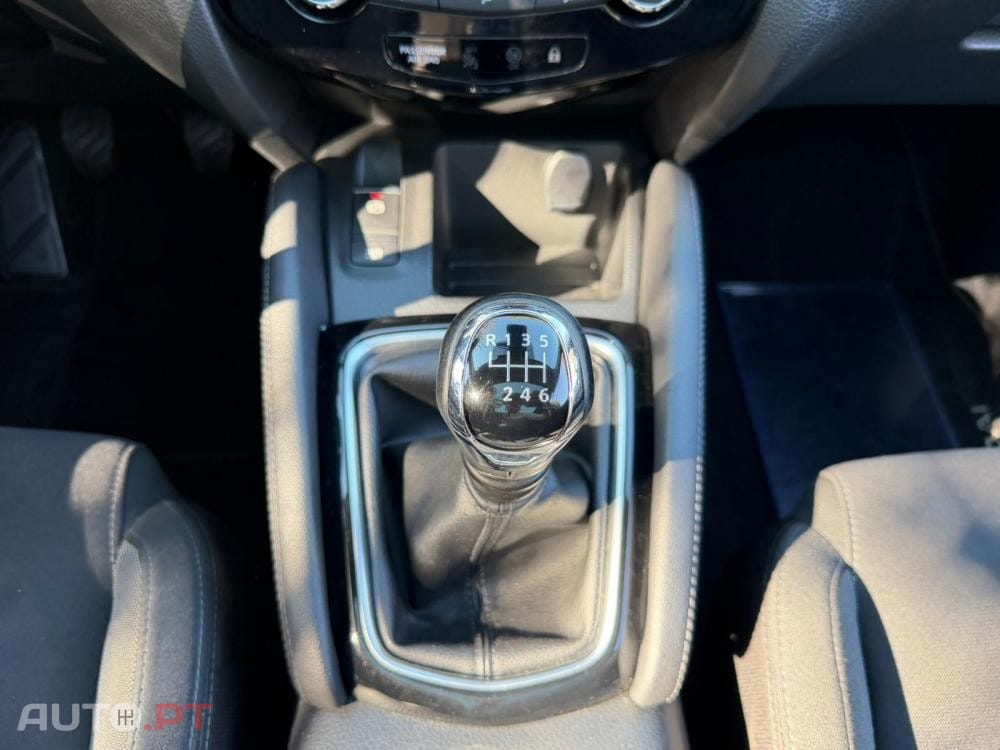 Nissan Qashqai 1.3 DIG-T MHEV Premiere Edition