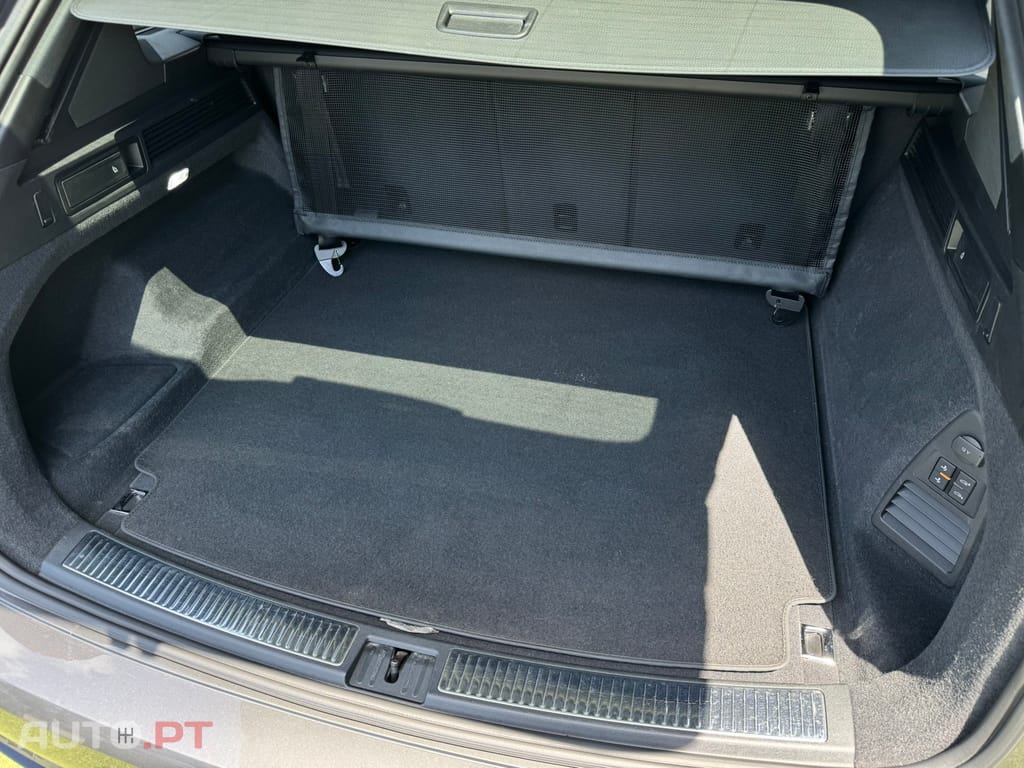 Volkswagen Touareg 3.0 TDI V6 R-Line