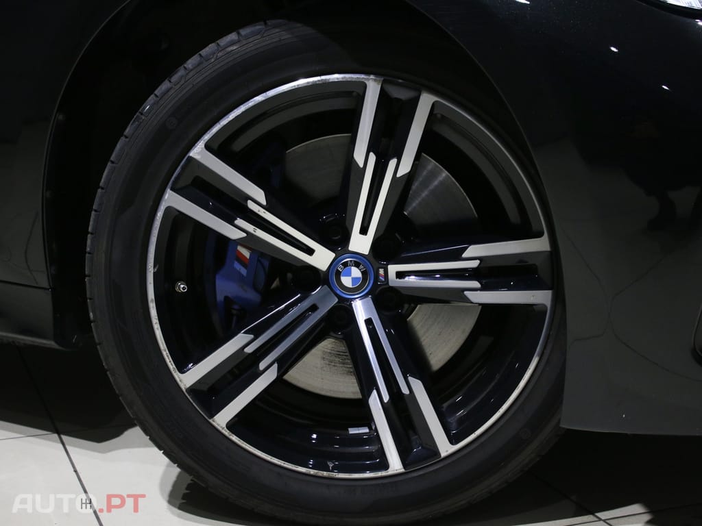 BMW 330 e Touring Pack Desportivo M Auto