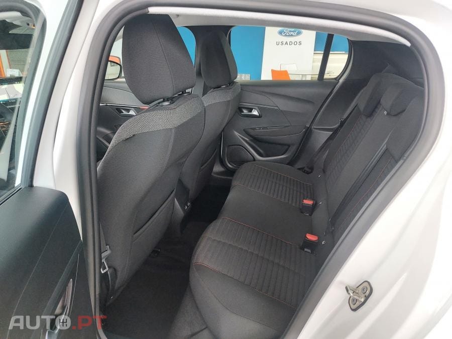 Peugeot E-208 50 kWh Active