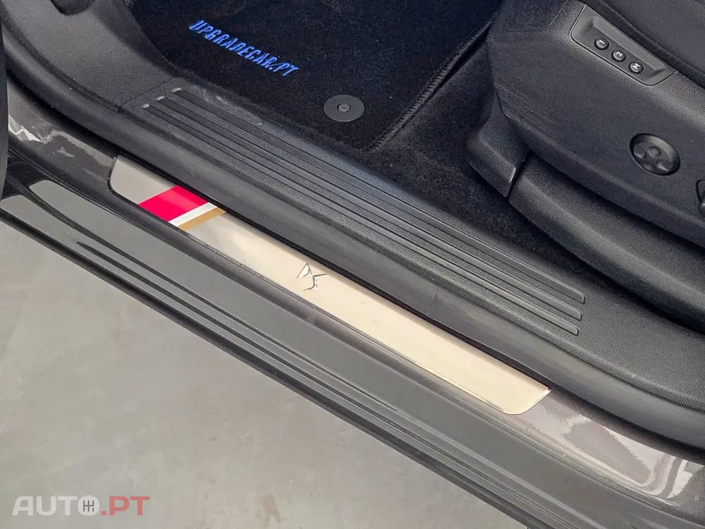 DS DS7 Crossback E-Tense Performance Line EAT8
