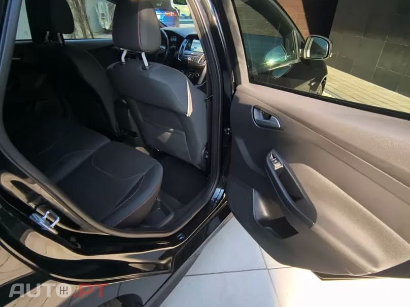 Ford Focus SW 1.5 TDCi ST-Line
