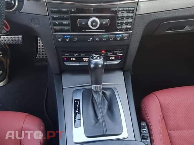 Mercedes-Benz E 220 Outro