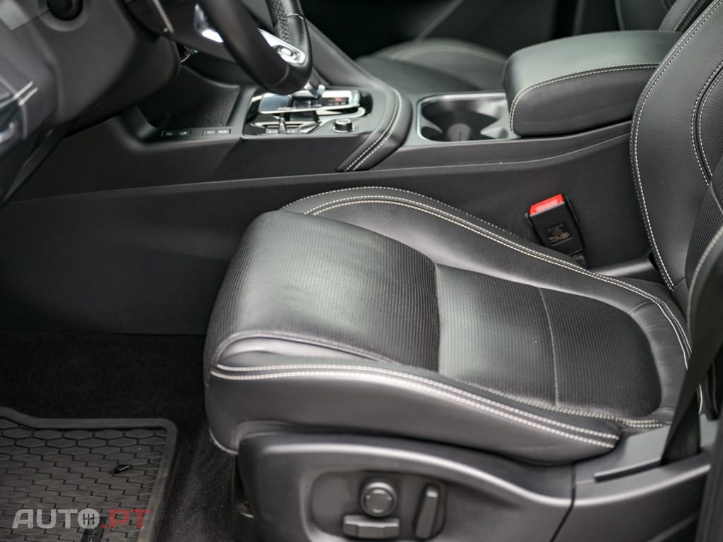 Jaguar E-Pace 1.5 P300e R-Dynamic SE AWD Aut.