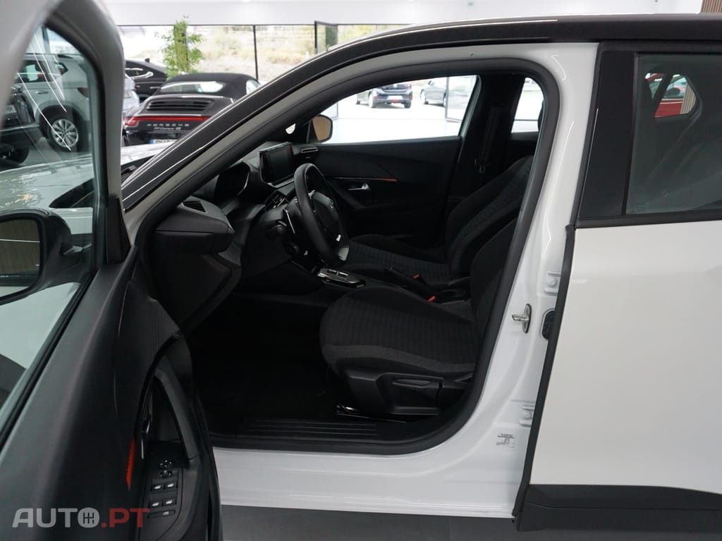 Peugeot 2008 PureTech 130 EAT8 Allure