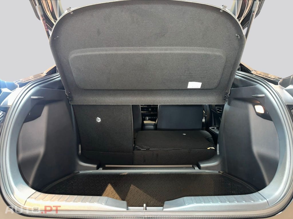 Toyota C-HR Hybrid Business I.V.A DEDUTIVEL 