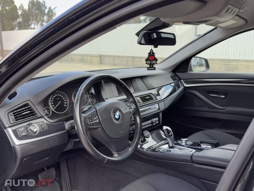 BMW 520 d Modern Line Automática KIT M Sport — fotografia 19