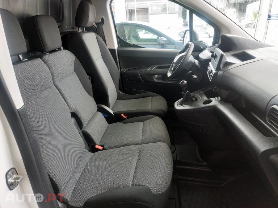 Peugeot Partner 1.5 Bluehdi Pro Standard - IVA Dedutível
