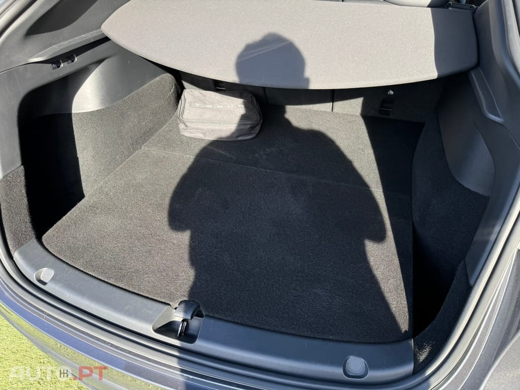 Tesla Model Y Long Range Tração Integral
