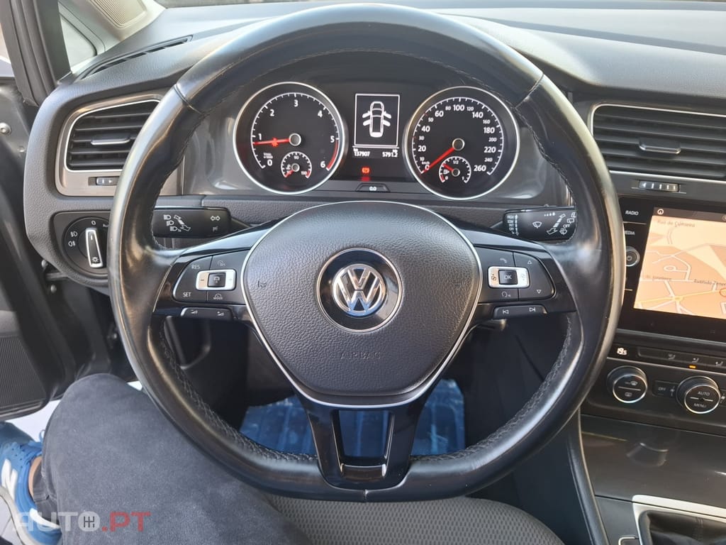 Volkswagen Golf Variant 1.6 TDi Confortline — fotografia 14