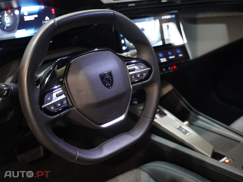 Peugeot 408 1.2 PureTech Allure EAT8
