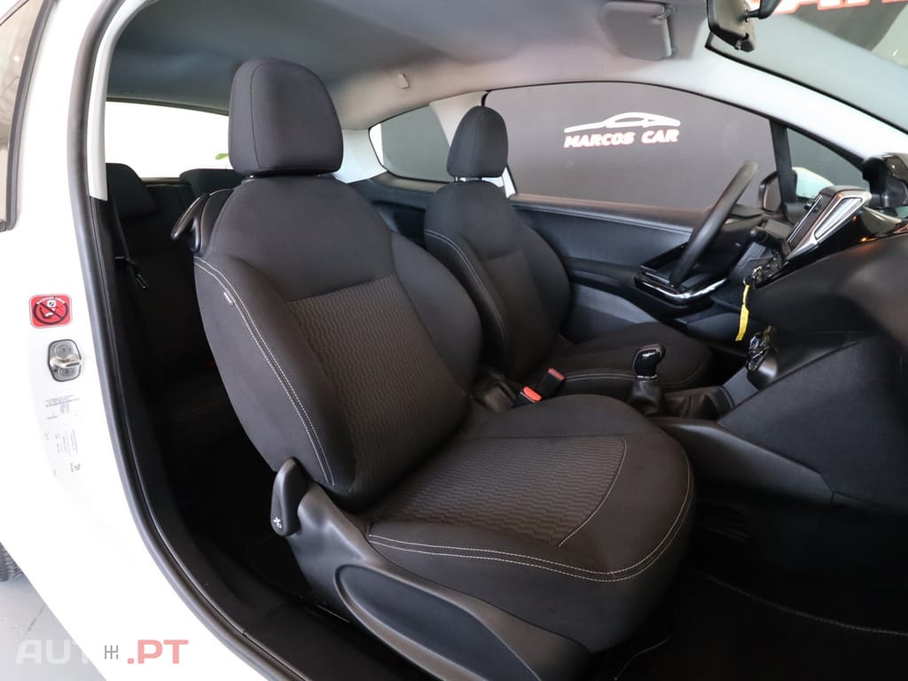 Peugeot 208 1.6 BlueHDi Active