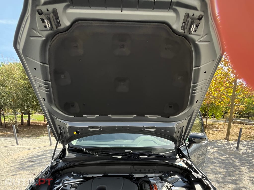 Volvo XC60 T6 PHEV 2.0 R-DESIGN