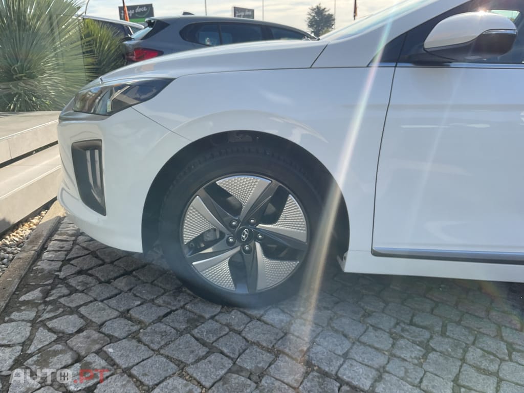 Hyundai Ioniq 1.6 GDI HEV