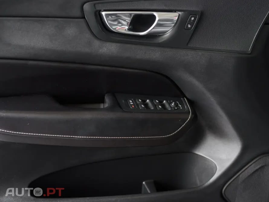 Volvo XC60 2.0 T8 PHEV R-Design AWD
