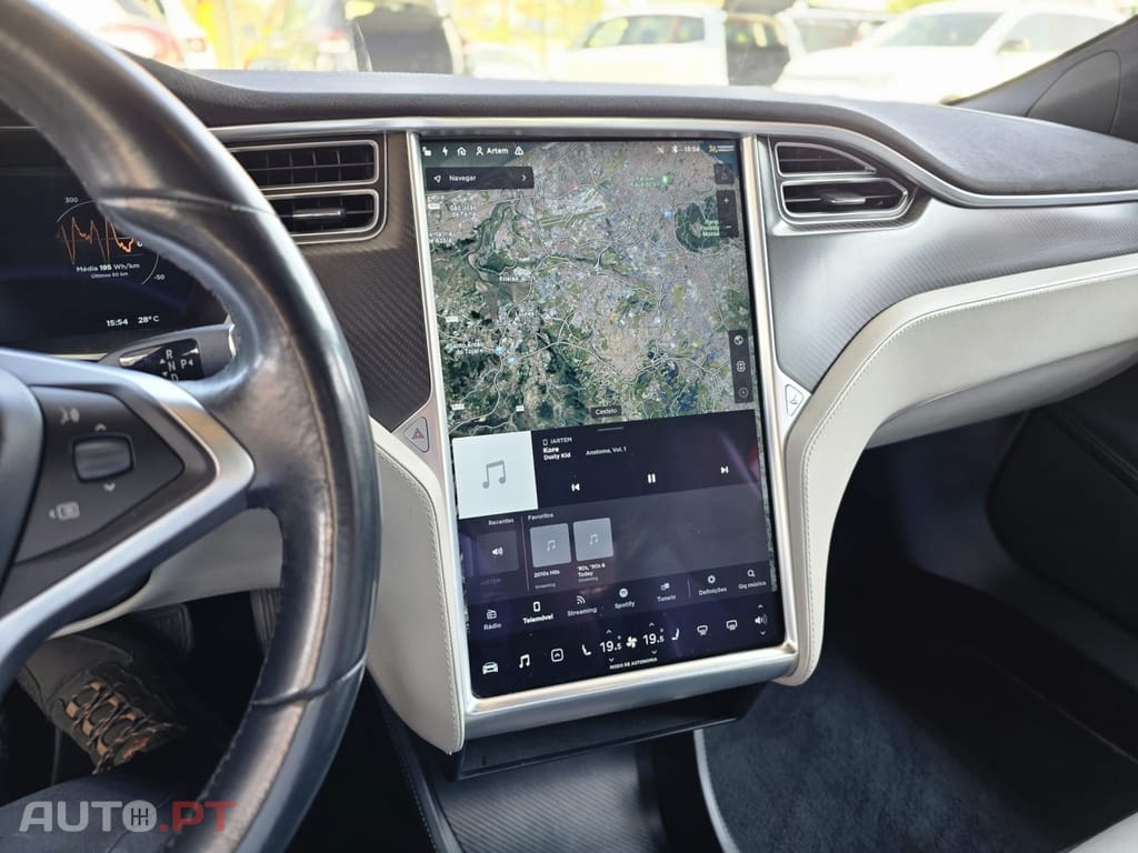 Tesla Model S 85D