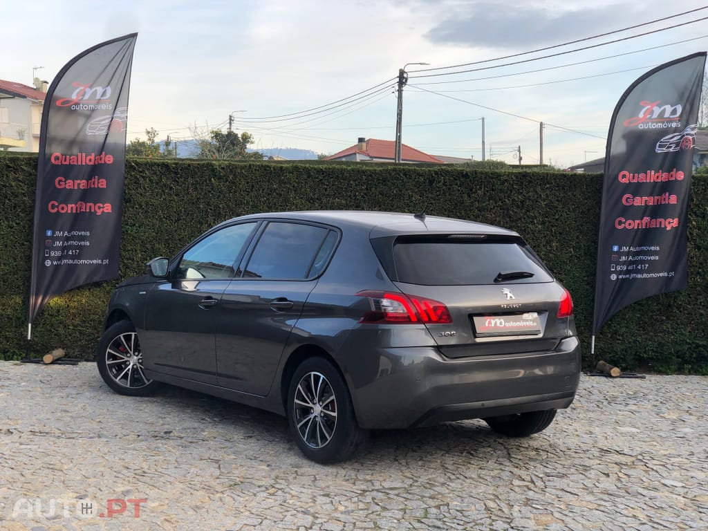 Peugeot 308 1.2 PureTech Business Line