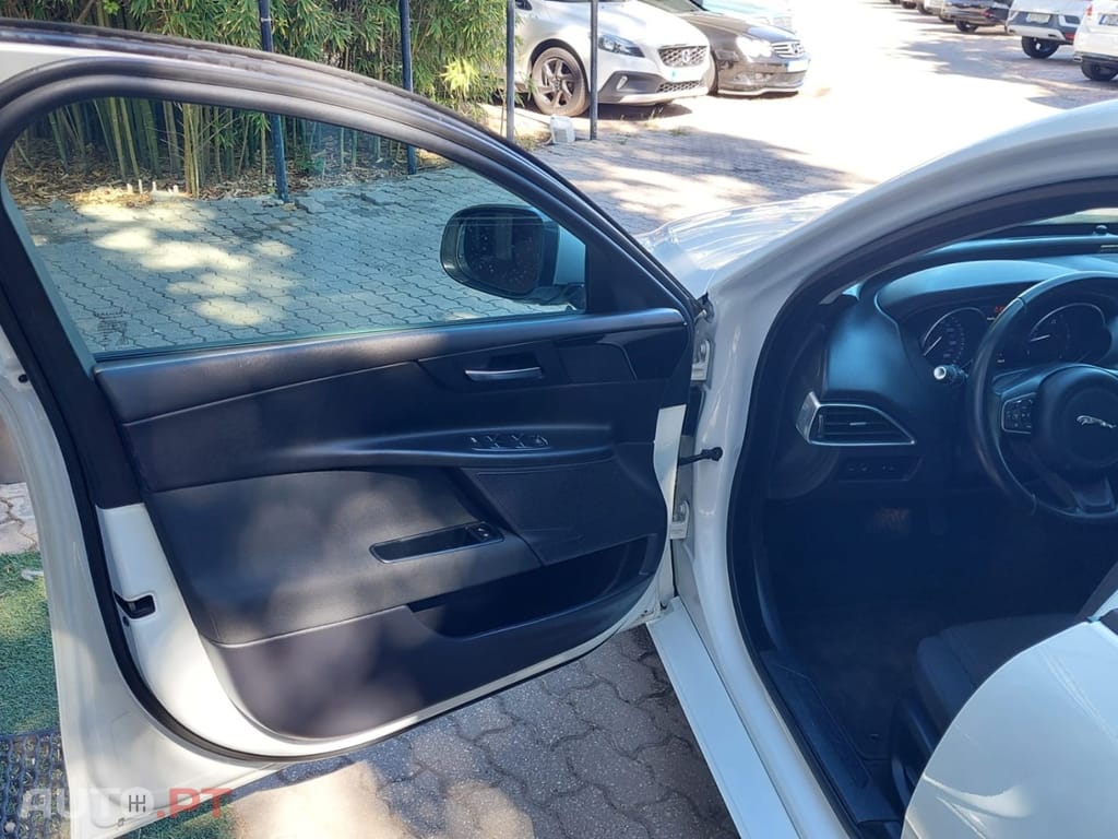Jaguar XE 2.0 D Pure Aut.