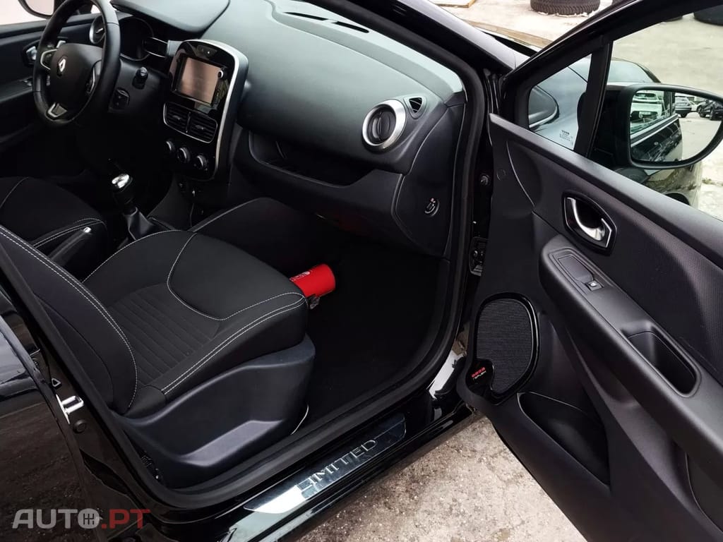 Renault Clio 0.9 TCe Limited Edition — fotografia 22