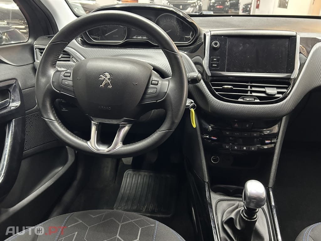 Peugeot 2008 1.2 PureTech Style