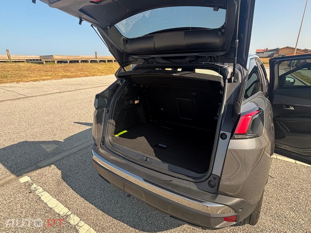 Peugeot 3008 SUV 1.5 BlueHDi Allure
