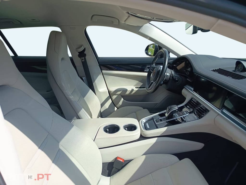 Porsche Panamera 4 E-Hybrid