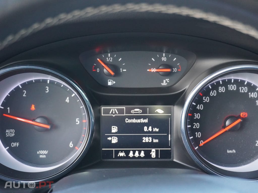 Opel Insignia 1.5 D — fotografia 14