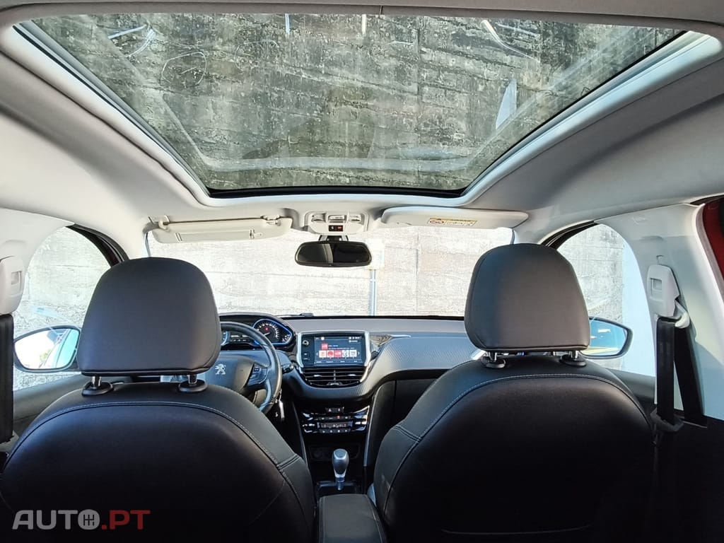 Peugeot 2008 1.2 PureTech Crossway EAT6