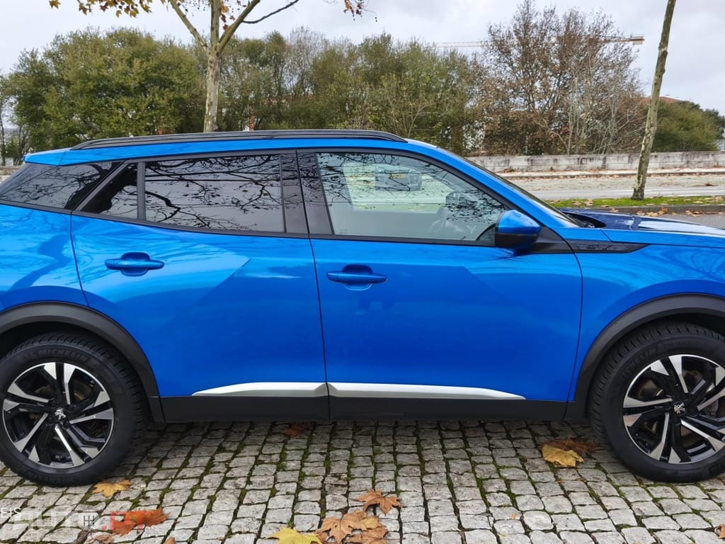 Peugeot E-2008 50 kWh Allure Pack