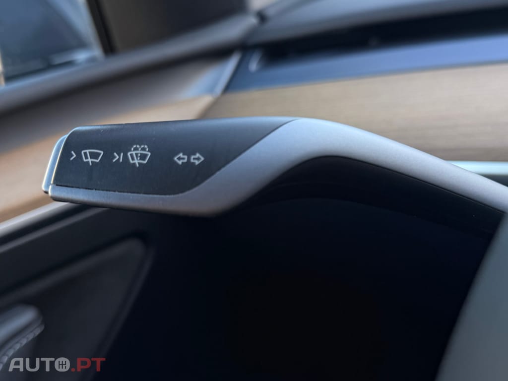 Tesla Model Y Outro