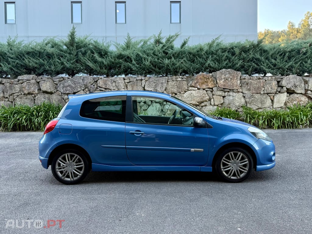 Renault Clio 1.6 16V 130 GT