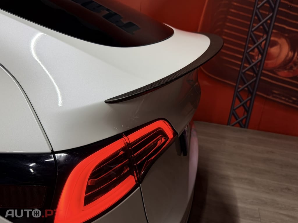 Tesla Model Y Performance Tração Integral