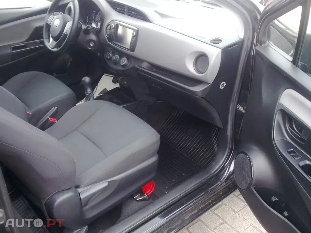 Toyota Yaris 1.0 VVT-i ACtive+AC
