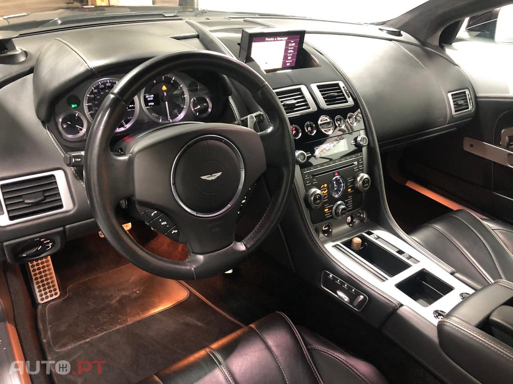 Aston Martin DB9 Coupe Touchtronic 2
