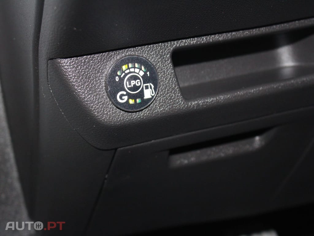 Renault Clio 1.0 TCe Limited Bi-Fuel